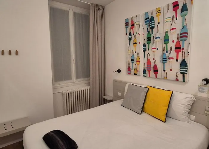 Hotel La Marine, Vieux Port La Rochelle 