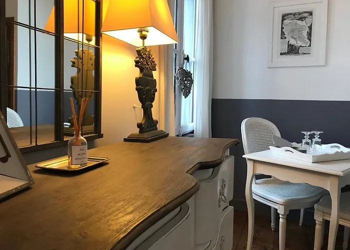 Vue Sur Cour Bed & Breakfast La Rochelle 
